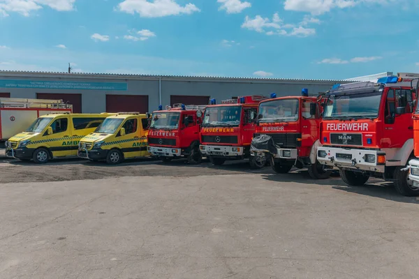 Traslado Vehículos Rescate Ucrania Camiones Bomberos Lucha Contra Incendios Asistencia —  Fotos de Stock