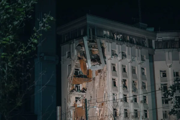드니프로에서는 러시아 미사일이 주거용 건물과 건물을 공격했다 전쟁의 러시아 군대의 — 스톡 사진