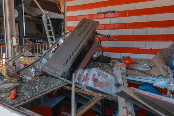 Konsekwencje Rosyjskiego Strajku Pokojowe Obiekty Cywilne Mieście Dnipro Zniszczyły Kioski — Zdjęcie stockowe