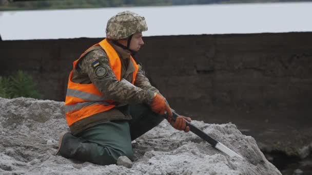 Pontoon Brug Van Het Oekraïense Leger Installatie Van Een Tijdelijke — Stockvideo