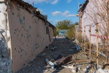 Savaş 2023. Rus saldırıları ve Ukrayna 'nın askeri istilası. Füze ve hava saldırılarından sonra evleri yıktılar. Dnipro şehrindeki sivillerin evleri bombalandı.