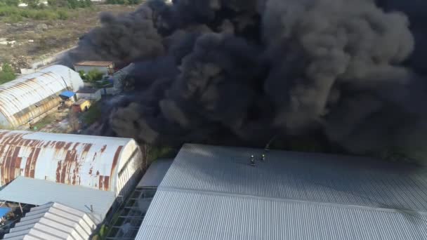 Rocket Attack Plant Warehouse Building Strong Fire Warehouses Black Smoke — Stock Video