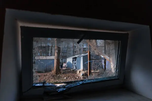 Bir Saldırı Uçağı Shahed Bir Evin Çatısına Çarptı Dnepr Şehrindeki Telifsiz Stok Fotoğraflar