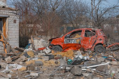 Özel bir evde roket patlamasının sonuçları. Ukrayna 'da savaş. Dnipro şehrinde özel bir evin kalıntıları. Rus ordusu tarafından barış dolu Ukrayna şehirlerinin bombalanmasının sonuçları..