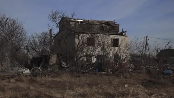 Consequências Uma Explosão Foguetes Numa Casa Privada Guerra Ucrânia Restos — Vídeo de Stock
