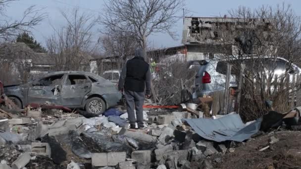 Поврежденная Машина После Ракетного Обстрела Частного Жилого Района Война Украине — стоковое видео