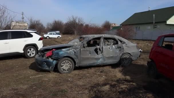 Пошкоджений Автомобіль Після Ракетного Удару Приватній Житловій Зоні Війна Україні — стокове відео
