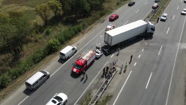 Ciężarówka Samochód Zderzyły Się Autostradzie Silny Wypadek Wypadki Drogowe Drodze — Wideo stockowe