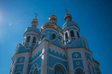 Kutsal Şefaat Kilisesi, Dinyeper, Ukrayna 'nın bir parçası olan Odinkovka köyünde bir Ortodoks kilisesidir. Mavi Kilise. Ortodoks dini.