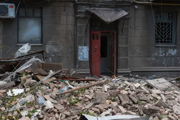 Rosyjski Pocisk Uderzył Budynek Mieszkalny Mieście Dnipro Ukrainie Zniszczony Budynek Obraz Stockowy