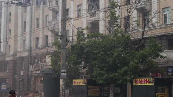 Ένας Ρωσικός Πύραυλος Χτύπησε Ένα Κτίριο Κατοικιών Στην Πόλη Dnepr — Αρχείο Βίντεο