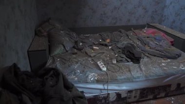 Ukrayna 'nın başkenti Dnepr' de yüksek binalarda bir grev. Bir konut binası. Şehre yapılan bir düşman saldırısından sonra. İnsanlar evsiz kaldı..