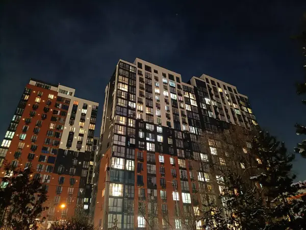 Şehrin modern binası