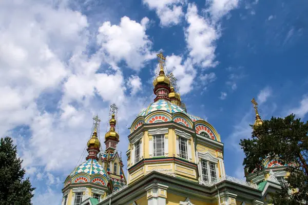 Kutsal Yükseliş Katedrali, Almatı, Kazakistan.