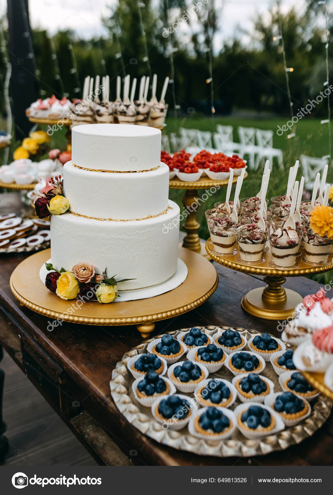 Italian Wedding Cake Available in Custom Shapes, image size:1143x1700