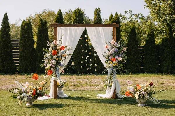 Arco Casamento Floral Livre — Fotografia de Stock