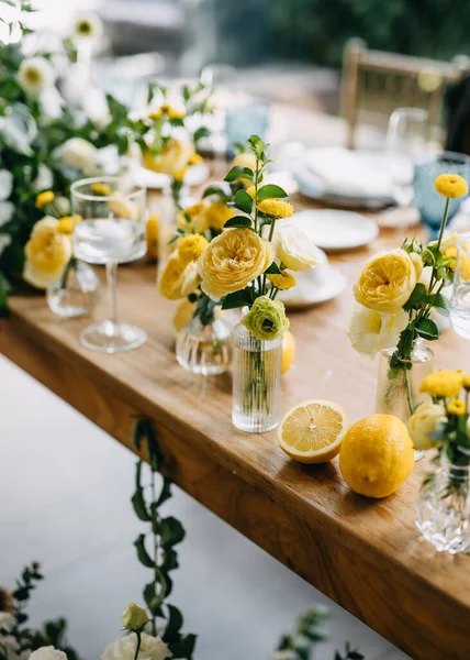 Fresh Vibrant Table Setting Yellow Tones Lemons Flowers Italian Sicilian — Stock Photo, Image