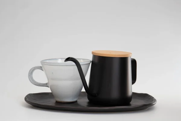 Zurück Wasserkocher Und Hand Gemachte Weiße Keramik Tasse — Stockfoto