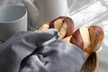 Sağlıklı Alman Ekmeği, Sade Laugen Ekmeği, kahvaltıda