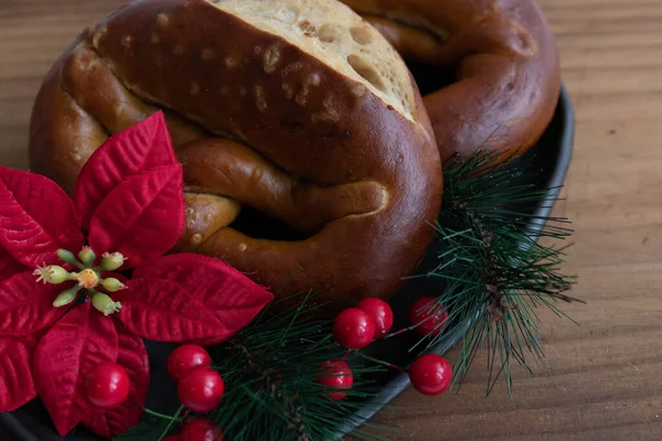 Bagel, Red Holly, Red Berries, Bakır Arkaplan