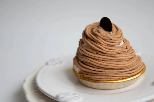 Traditioneller Französischer Kuchen Mont Blanc Ein Dessert Aus Gesüßten Kastanien lizenzfreie Stockbilder