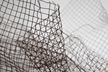 Beyaz Arkaplanda Siyah Rustik Kablo Ağını Kapat