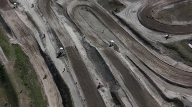 Atlılar yeteneklerini Hollanda, Axel 'de heyecan verici bir motokros etkinliğinde sergiliyorlar..