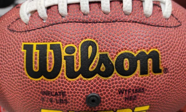 Уилсон Регби Американский Футбольный Мяч — стоковое фото