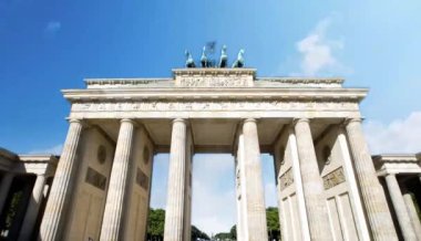 Time lapse footage of Brandenburg Gate in Berlin 