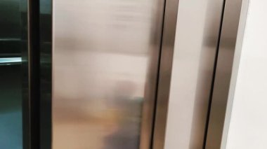 Binadaki modern asansör