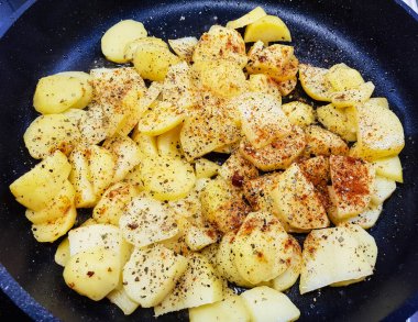 Çiftçiler jambonlu kahvaltı ve kızarmış patates.