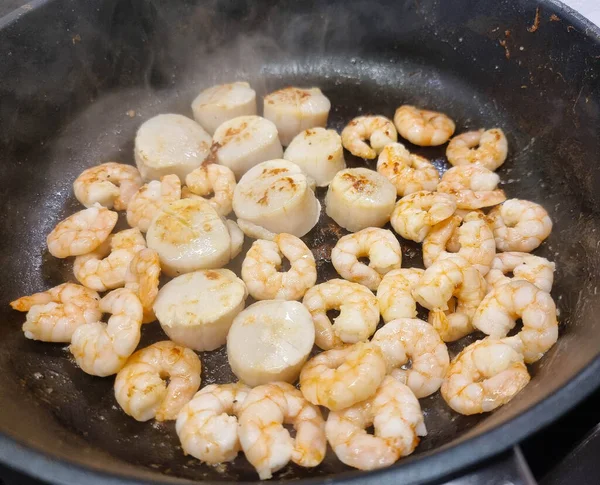 stock image Spaghetti Rigate - italian pasta with scallops and shrimps 