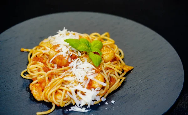 Espaguetis Rigate Pasta Italiana Con Vieiras Camarones —  Fotos de Stock