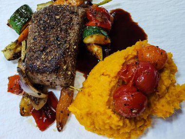 Rosemary lamb filet with healthy vegetables