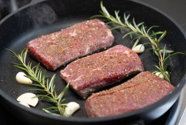 Rosemary lamb filet with healthy vegetables