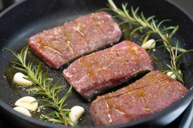 Rosemary lamb filet with healthy vegetables