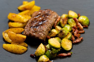 Rosemary lamb filet with healthy vegetables