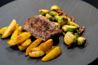 Rosemary lamb filet with healthy vegetables
