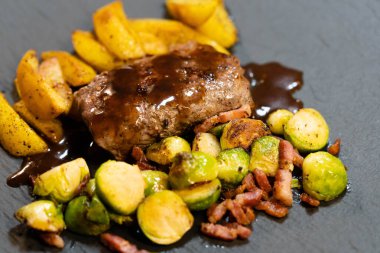 Rosemary lamb filet with healthy vegetables