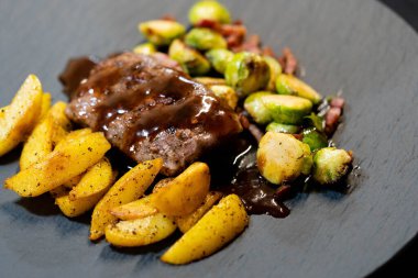 Rosemary lamb filet with healthy vegetables