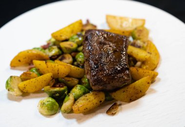 Rosemary lamb filet with healthy vegetables