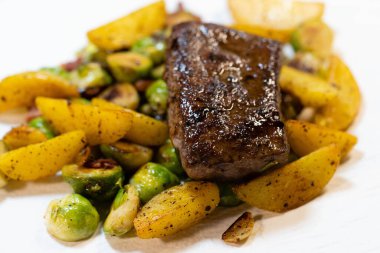 Rosemary lamb filet with healthy vegetables