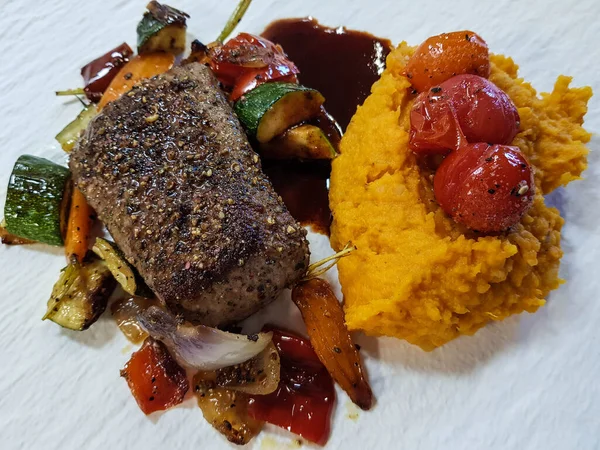 Rosemary lamb filet with healthy vegetables