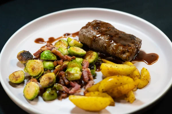Rosemary lamb filet with healthy vegetables