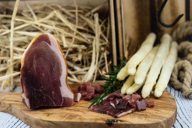 Asparagus seasonal vegetable with smoked ham