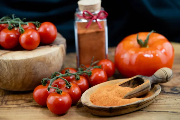 速冻番茄汤新鲜晒熟的番茄干粉 — 图库照片