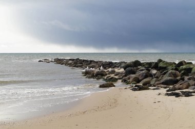 Kuzey denizindeki uçsuz bucaksız sahil Hvidbjerg Stranden Blavand Danimarka
