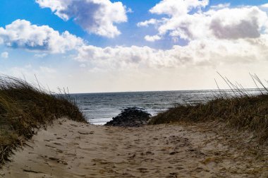 Kuzey denizindeki uçsuz bucaksız sahil Hvidbjerg Stranden Blavand Danimarka