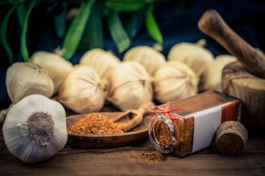 Gyros ve Tzatziki gibi Yunan yemekleri için özel otlar ve baharatlar