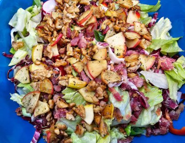 taze ve sağlıklı salata sosu ile